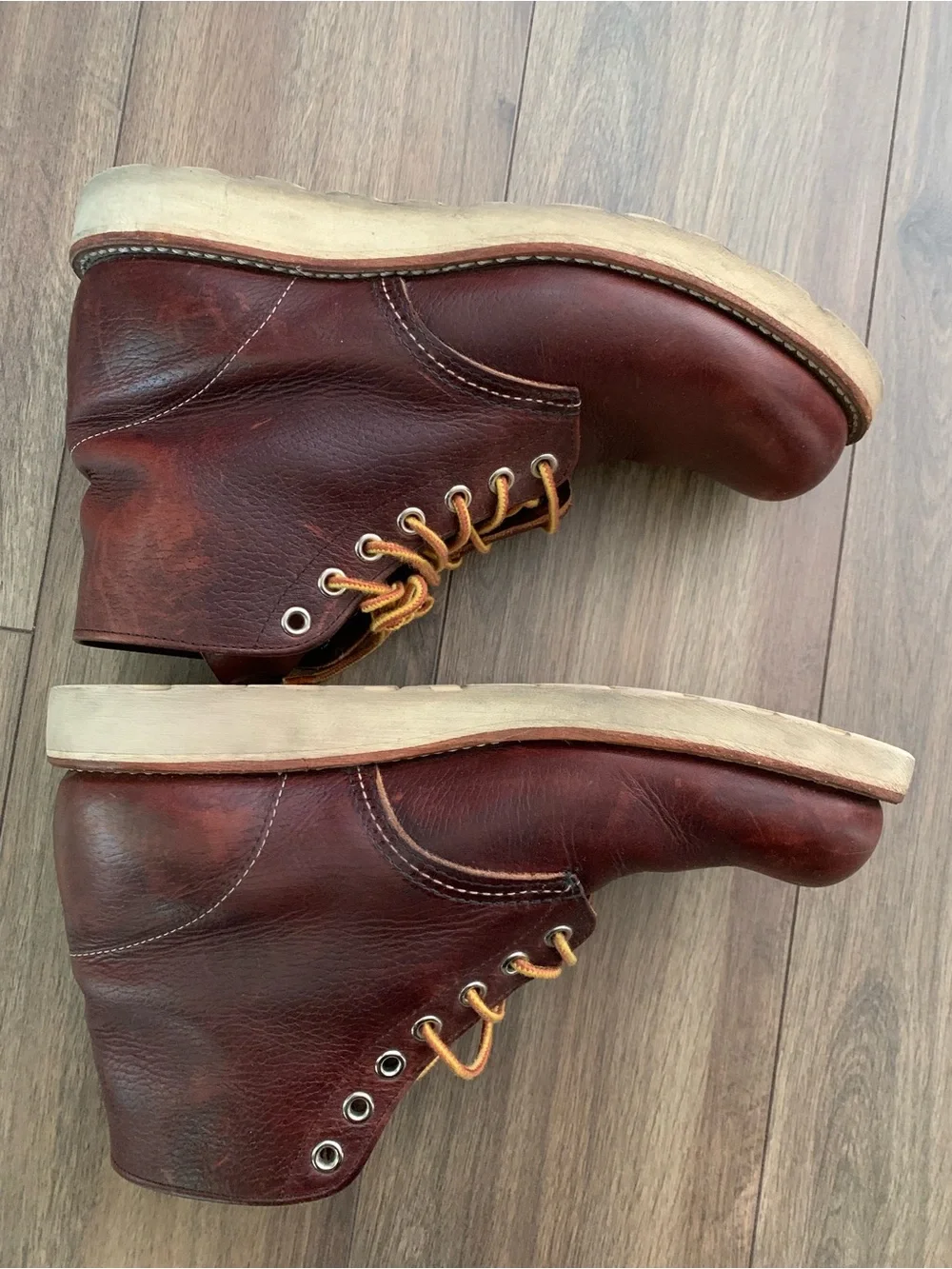 Redwing Boots Men's size 8 Brown Leather Work Boots 8196 - Classic Lace-Up - Picture 3 of 9